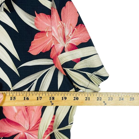 Tommy Bahama Shirt Womens Medium Navy Pink Floral Silk Hawaiian Button Up - Picture 8 of 9